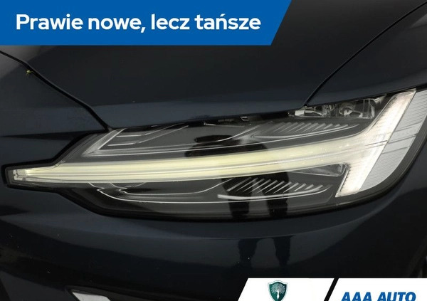 Volvo V60 cena 100001 przebieg: 169643, rok produkcji 2019 z Mikołajki małe 352